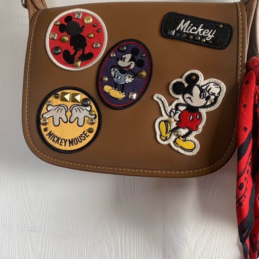 LIMITED EDITION:: COACH X DISNEY Patricia crossbody bag